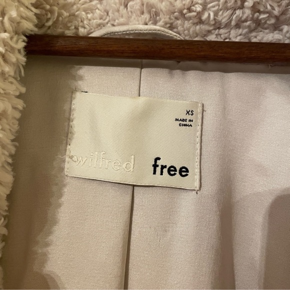 Aritzia free Greta Teddy coat - Picture 3 of 3
